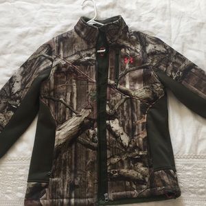 UA women’s camo fleece lined jacket